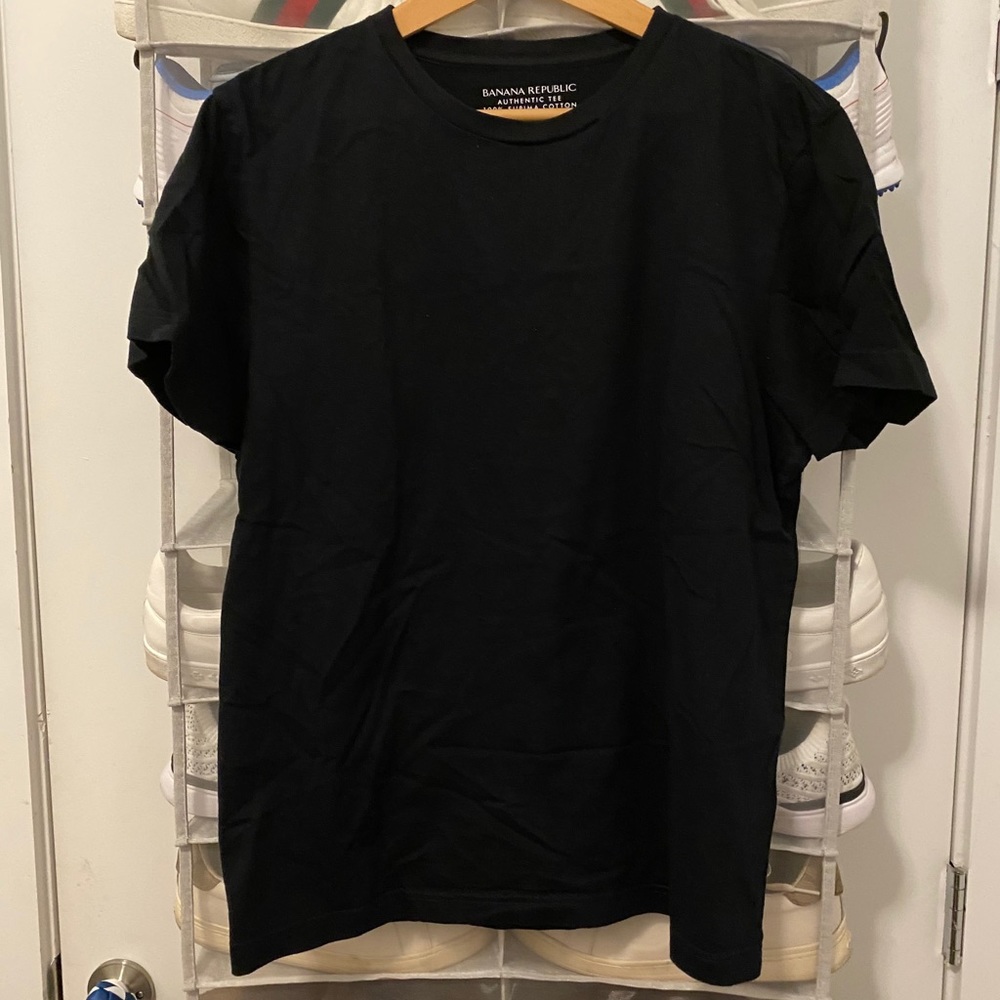 Banana republic black T-shirt